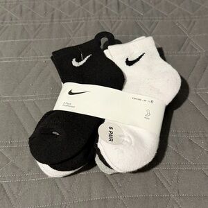 Nike Black & White Ankle Athletic Socks - 6 Pair Pack